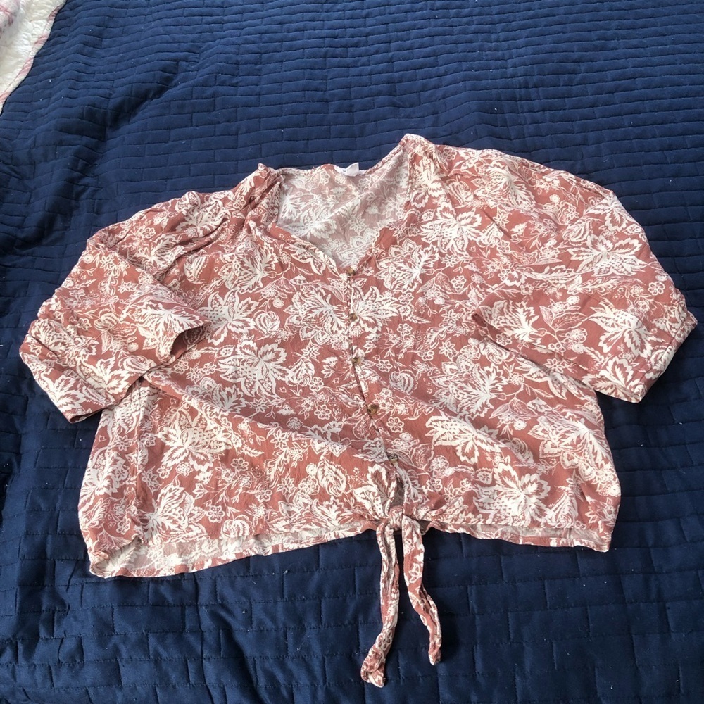 Tribal Jeans XL- kimono style blouse with long bell sleeves , tie ups in front.
